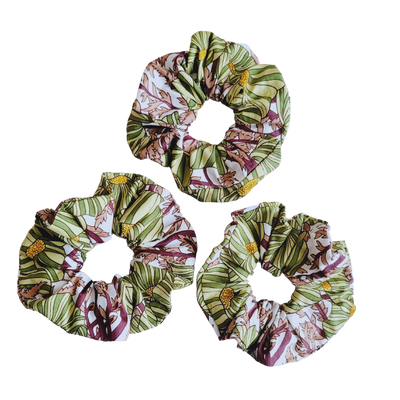 Green flowers scrunchie - Almira Creations
