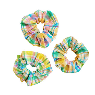 Rainbow scrunchie - Almira Creations